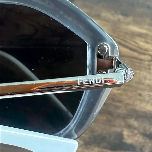 Fendi rainbow monogram sunglasses - Picture 3 of 5